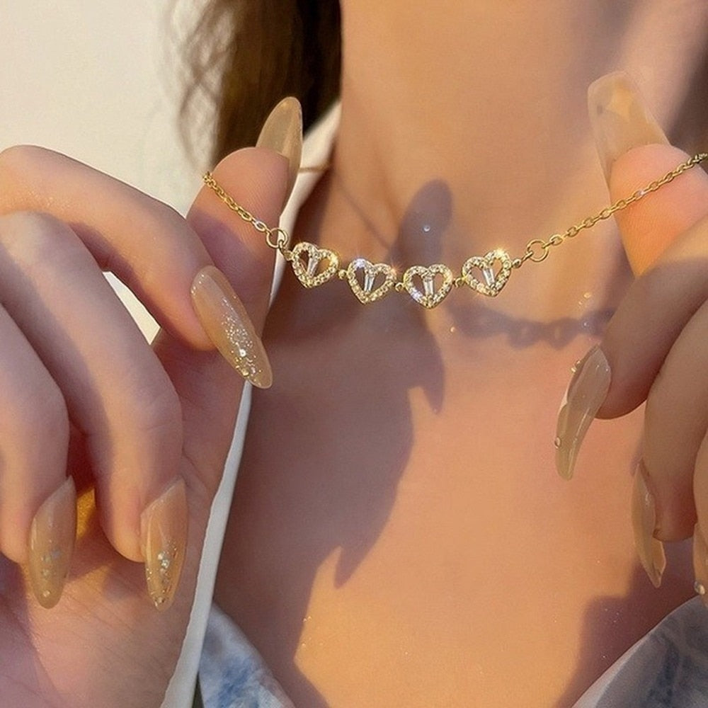 Elegant Clover Necklace - Amelie