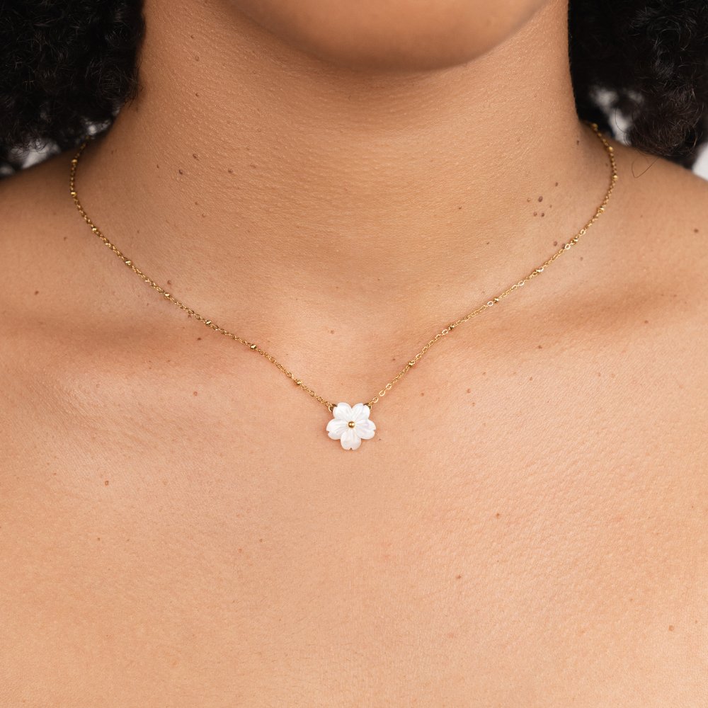 Flower Pendant Chain Necklace