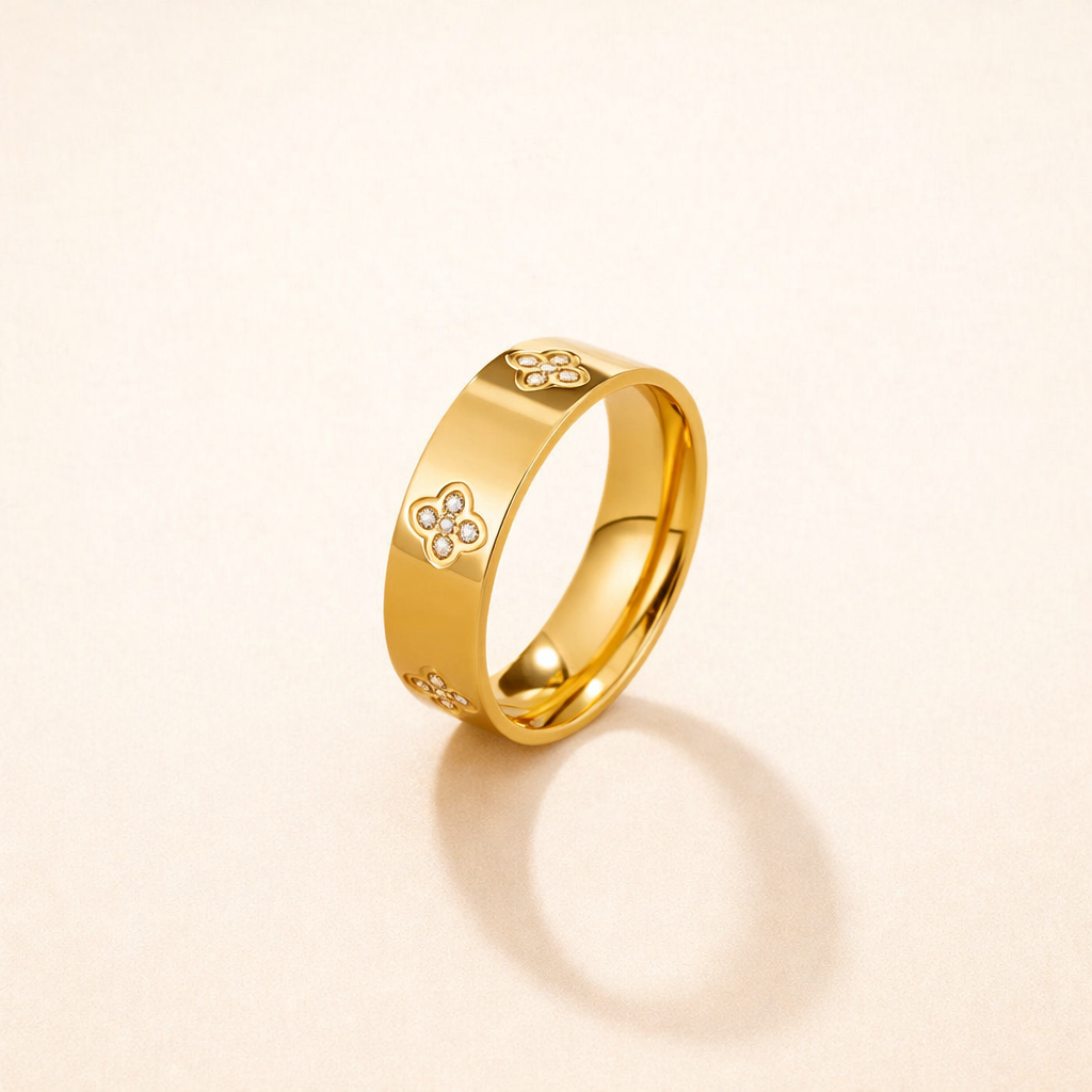 Gold Clover Band Ring