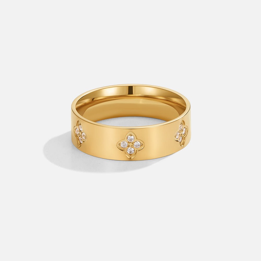 Gold Clover Band Ring