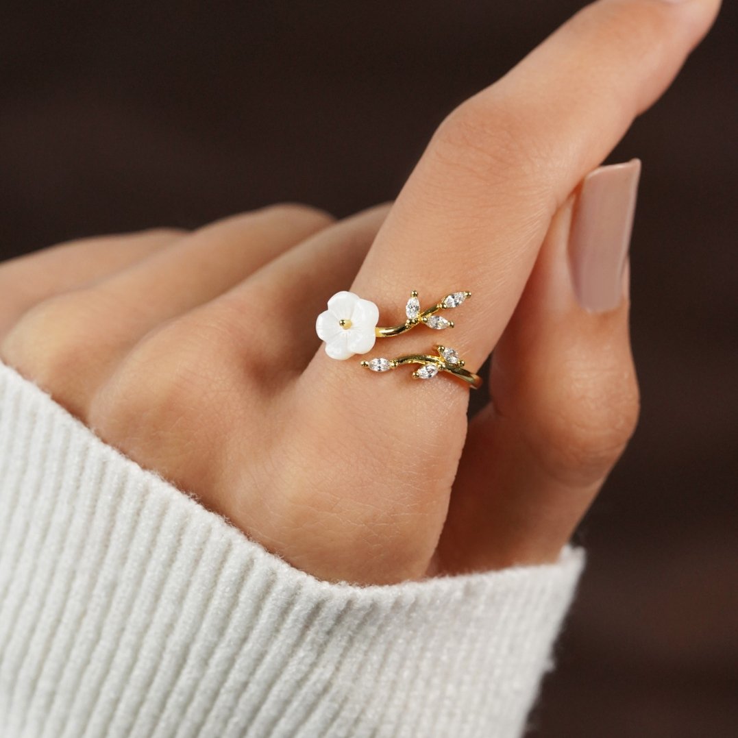 Floral Vine Gold Ring