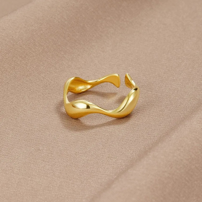 Minimalist Open Ring - Luna