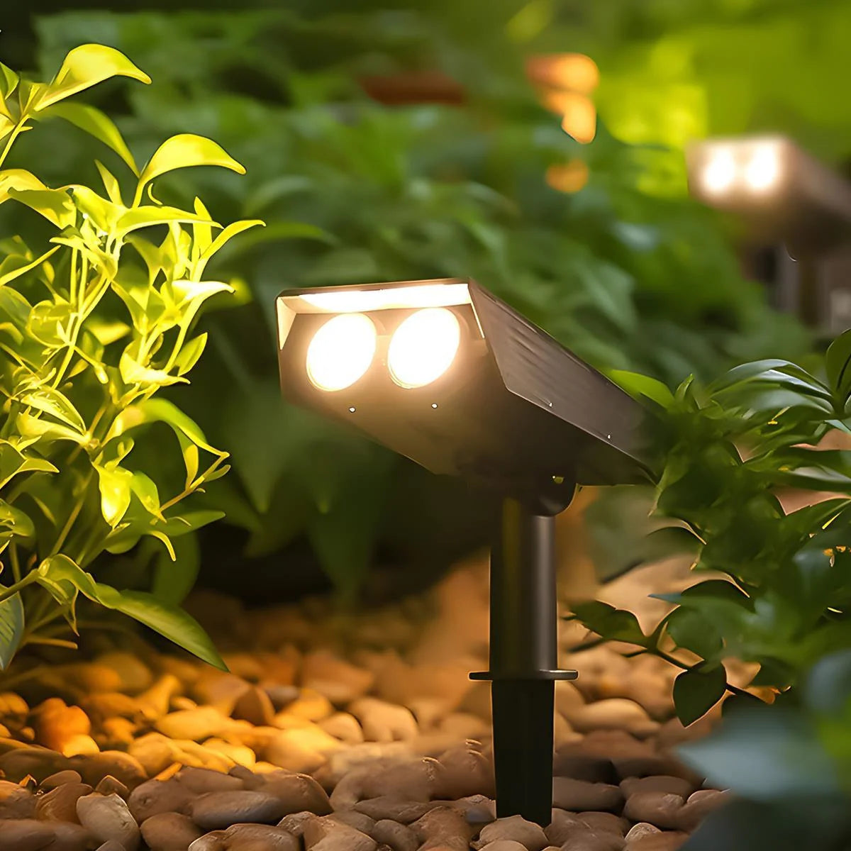 SolaraBeam – Adjustable Solar LED Garden Spotlight with Zoom Lens